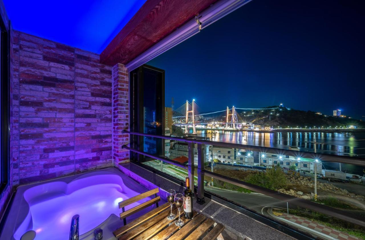 Yeosu View Foret Pension Exteriör bild