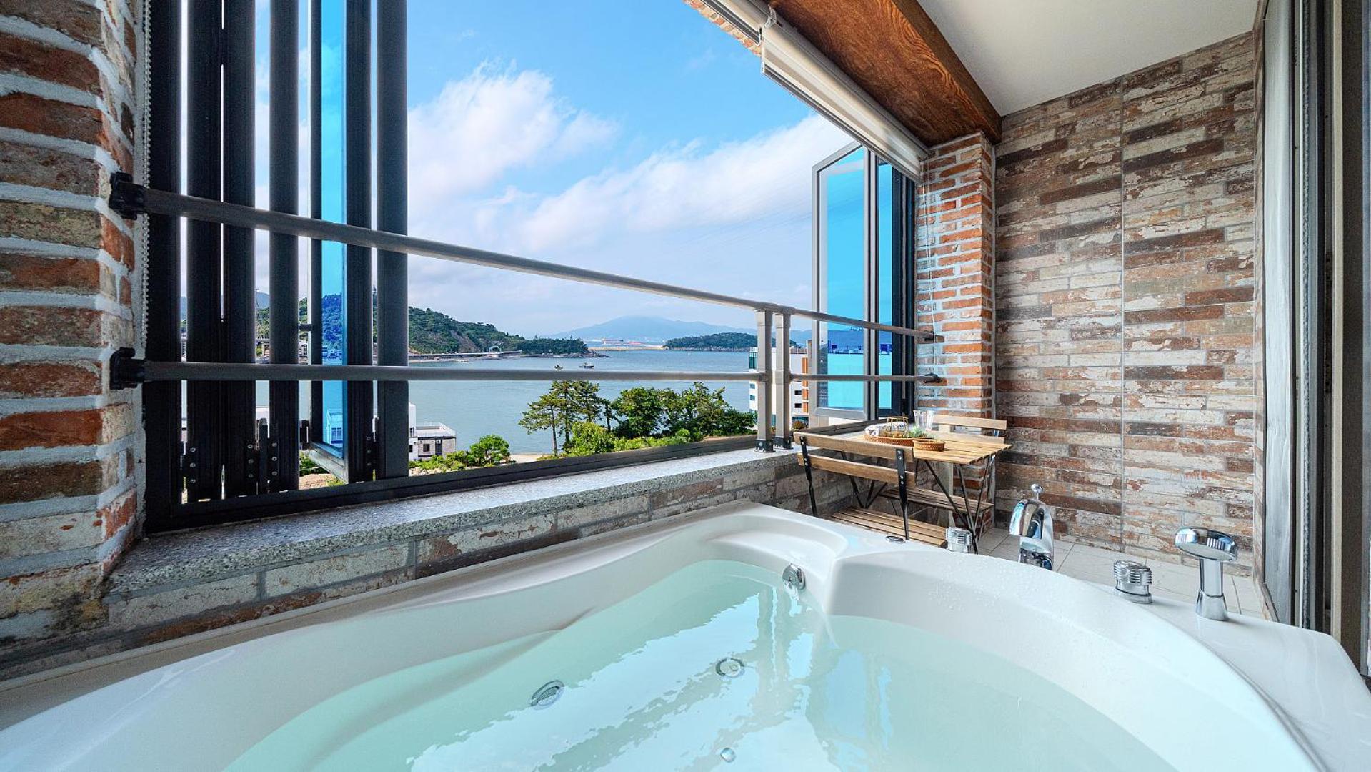 Yeosu View Foret Pension Exteriör bild