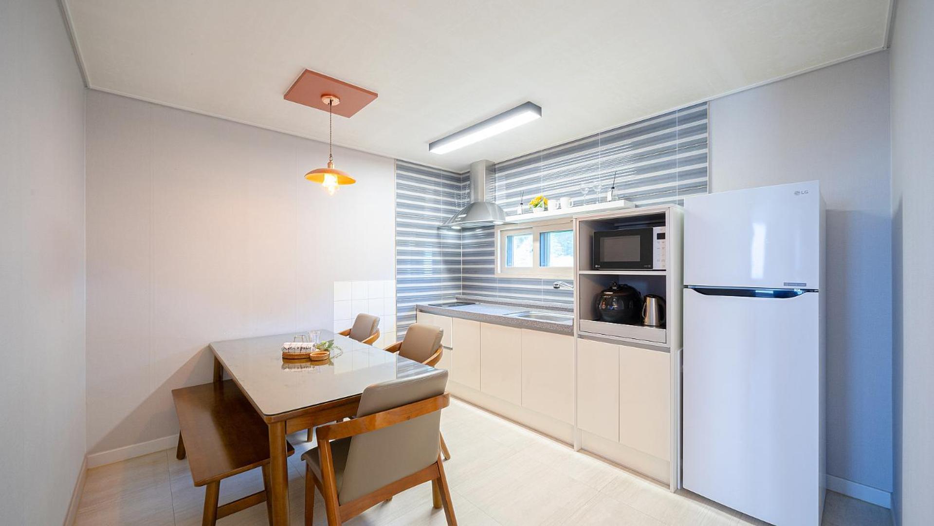 Yeosu View Foret Pension Exteriör bild