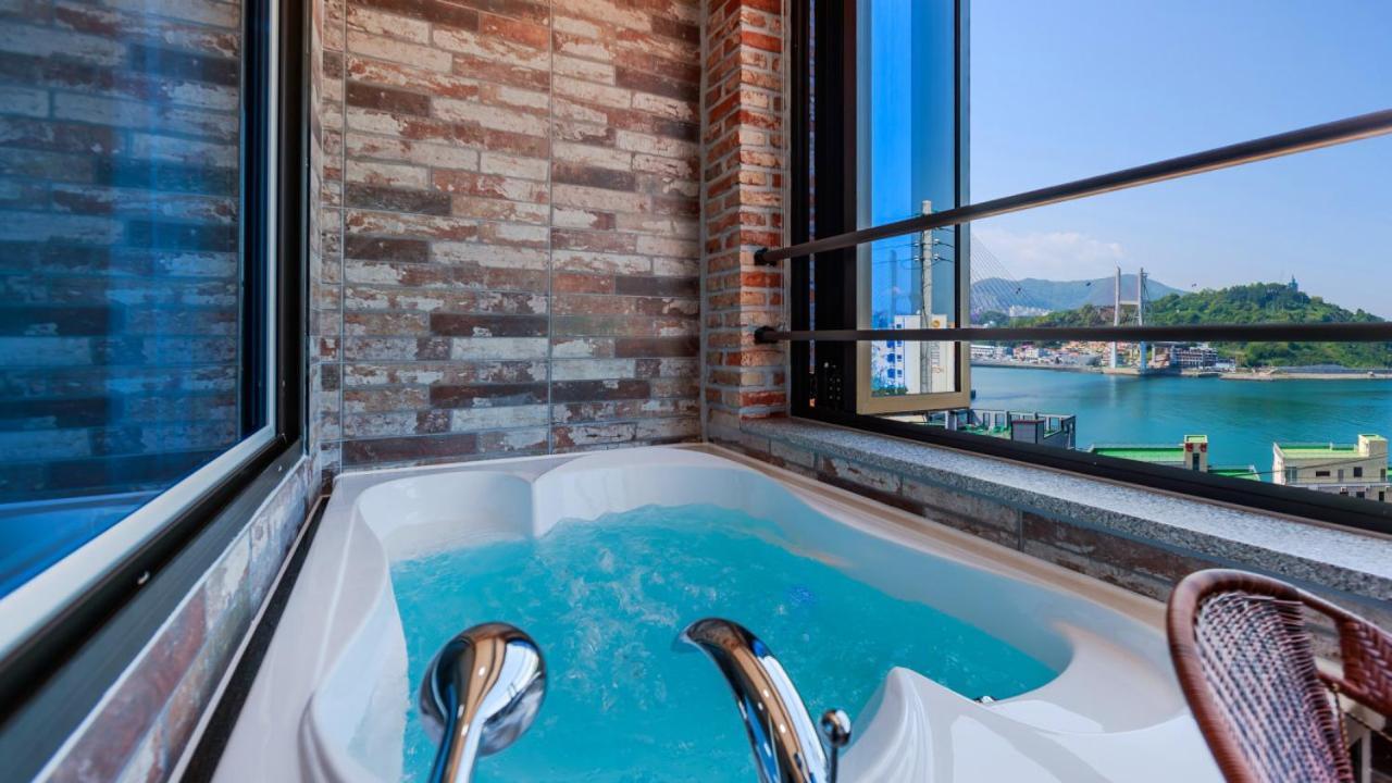 Yeosu View Foret Pension Exteriör bild